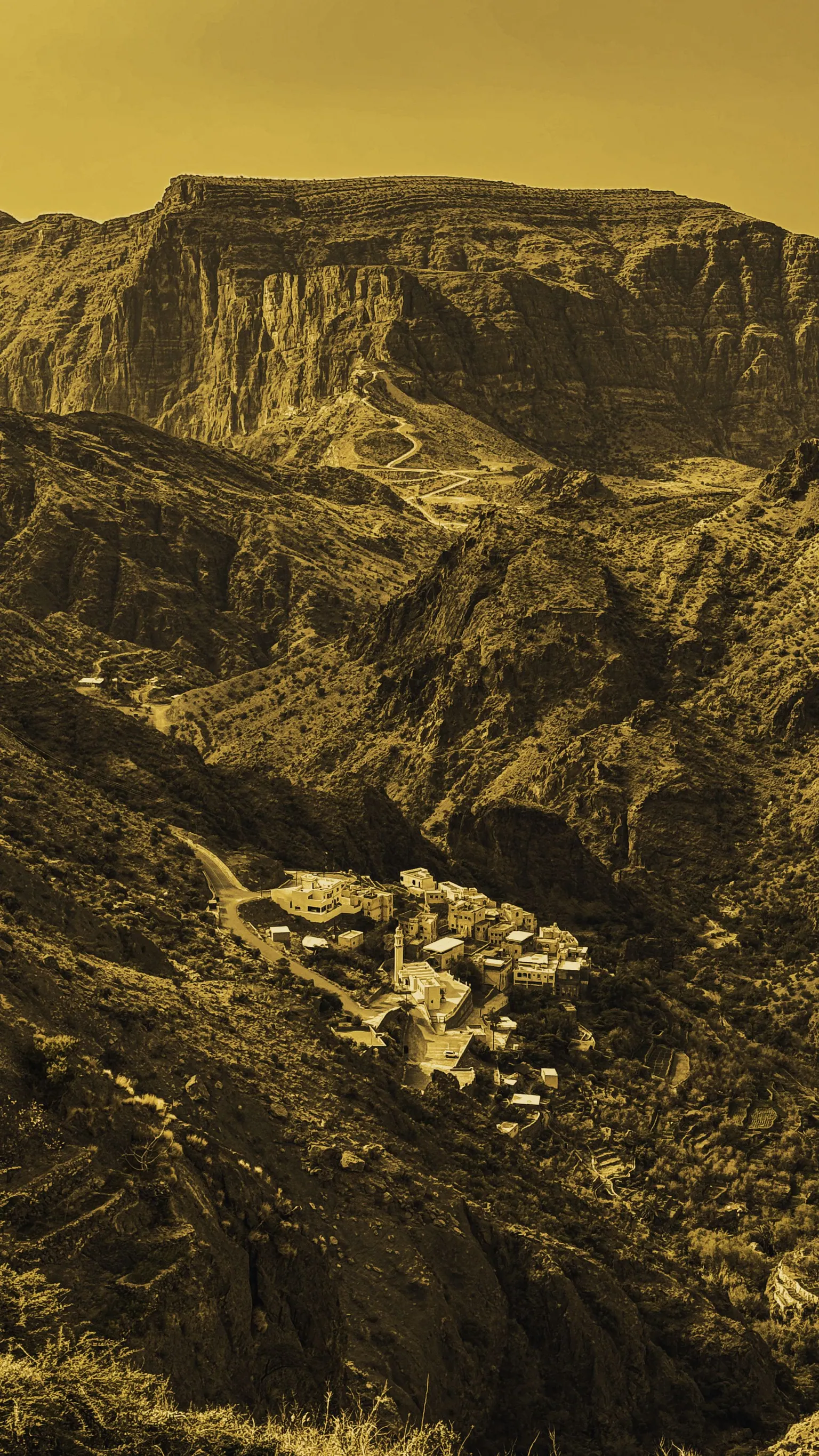 Oman, its landscapes and its gatherings